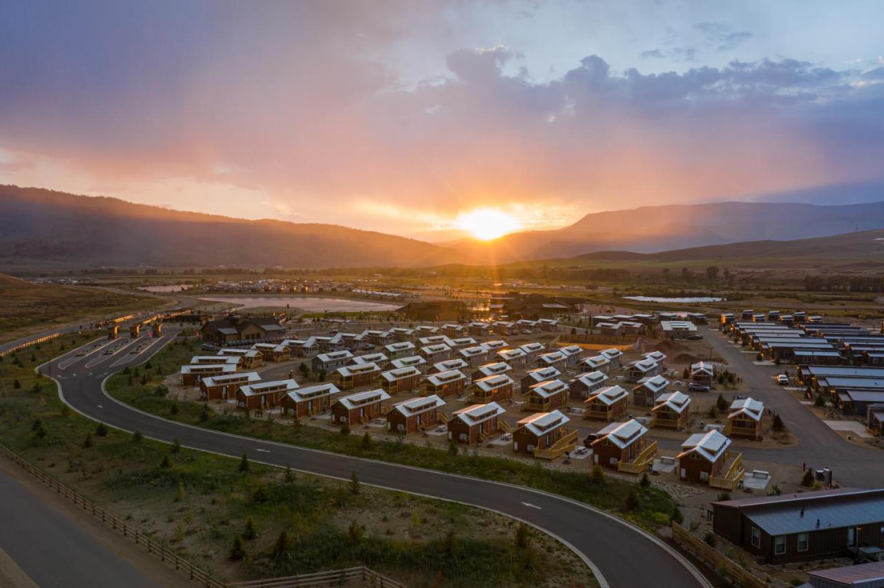 Sun Outdoors Rocky Mountains Hotel Гренби Екстериор снимка